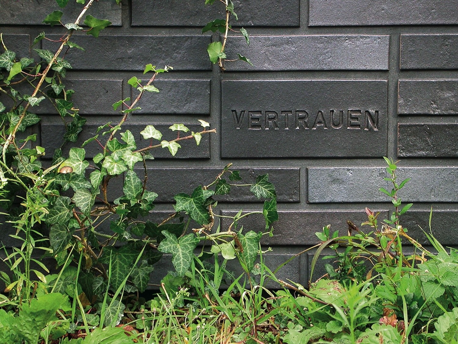 Feuerbestattungen Dülmen | Mauerwerk Ziegelstein Vertrauen